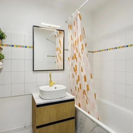 Grand F2 De 50m2 Pour 4 Personnes - Paris 10eme Gare Du Nord, Stade De France Apartment *