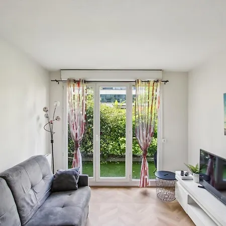 Grand F2 De 50m2 Pour 4 Personnes - Paris 10eme Gare Du Nord, Stade De France *